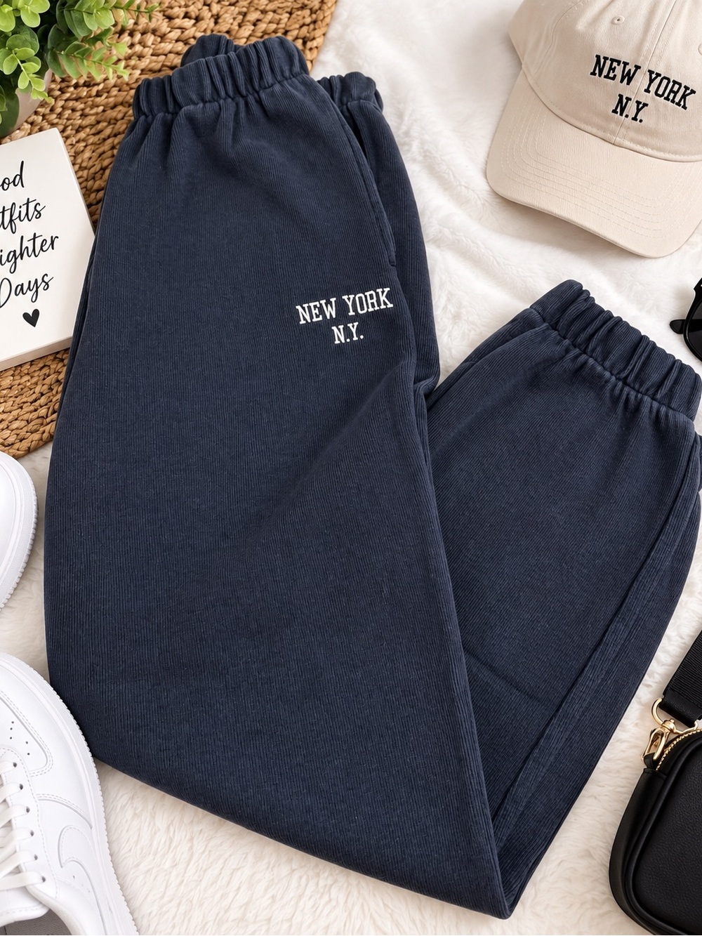 J galt New York N.Y.women  Navy Sweatpants
